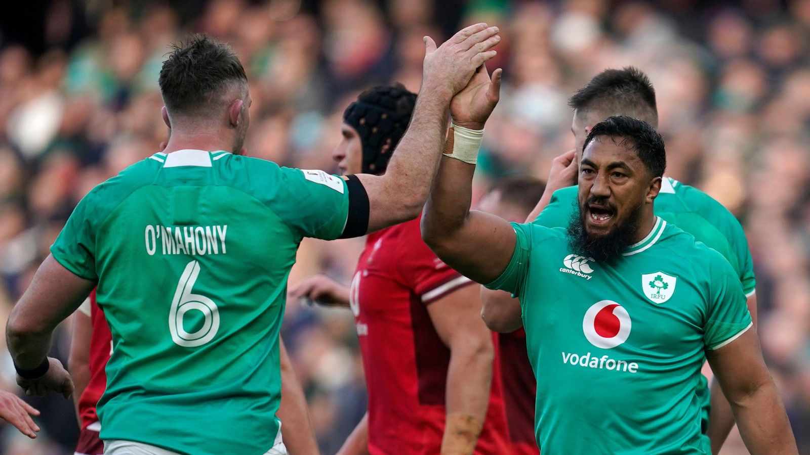 There's been a huge twist in the Bundee Aki to Toulon story